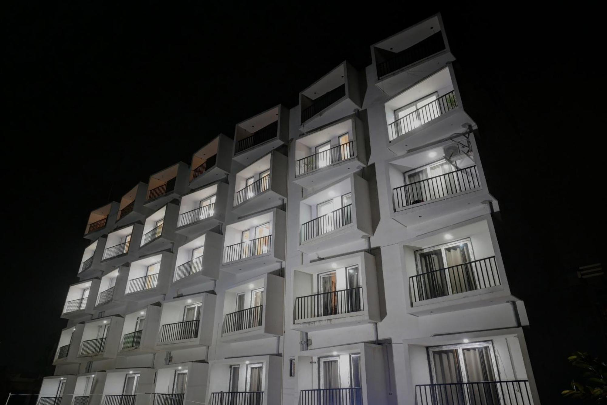 Townhouse Navneeta Grand Hotel Kakarmatha Eksteriør billede